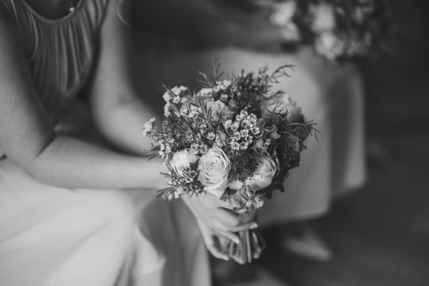 Floristisches Arrangement das perfekte Proportionen demonstriert